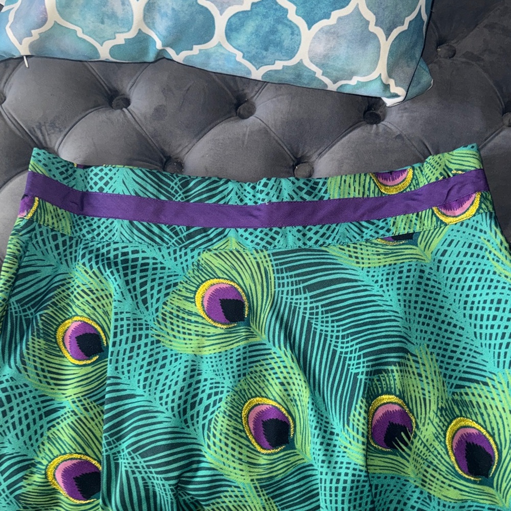 One of a kind Gala Peacock Feather Print Skirt - Picture 7 of 10